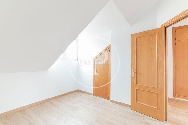 Foto a36a5891-f90a-4670-99dc-bd12adffb269. Alquiler ático  dúplex en alquiler en calle amor de dios en Madrid
