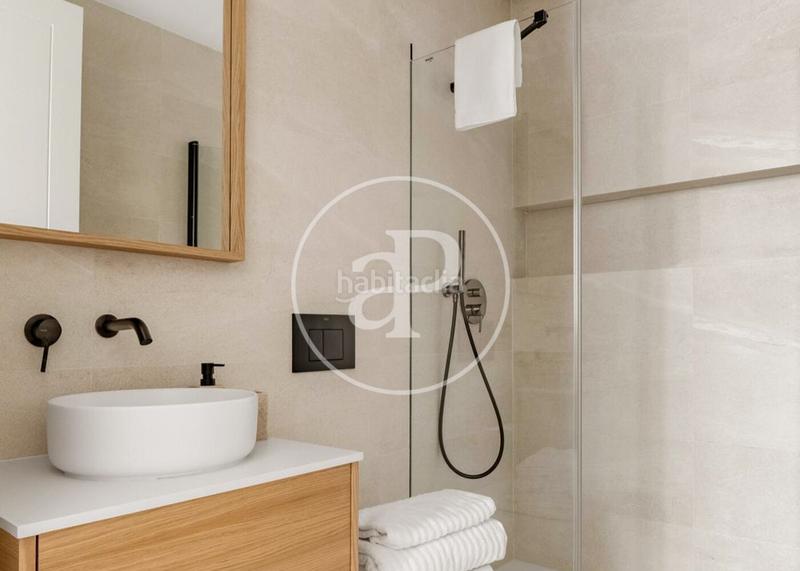 Foto 1aae8d25-3009-4e5f-857f-93868fac92bc. Piso  reformado en venta en doctor esquerdo en Madrid