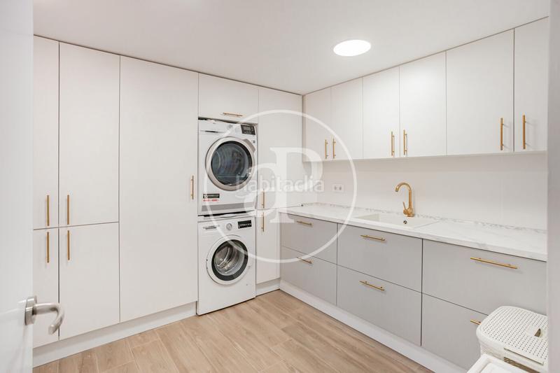 Foto f70890a3-41dc-4803-8101-7fa5752aaaf4. Casa adosada chalet en venta en monte del pilar en Majadahonda