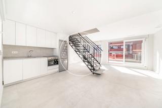 Etagenwohnung in C. Sófora