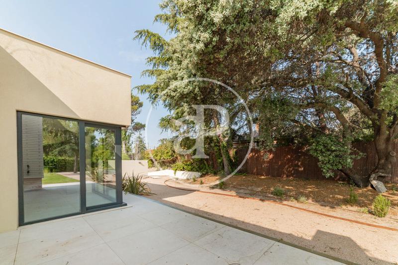 Foto b6852d91-0932-4a16-8ce7-93d5b99ce3df. Casa con riscaldamento parcheggio piscina in Las Lomas Boadilla del Monte
