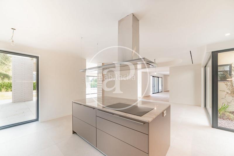 Foto da918a72-e99a-4f47-932f-596d14801c27. Casa con riscaldamento parcheggio piscina in Las Lomas Boadilla del Monte