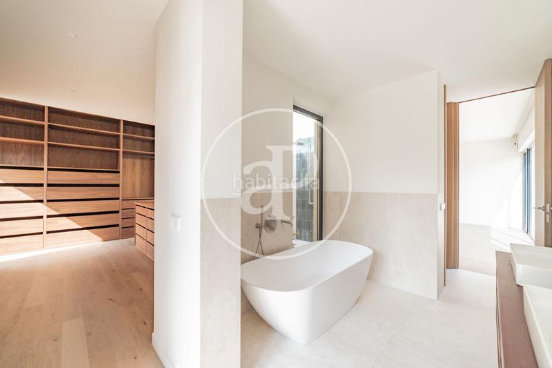 Foto f09a8bb4-a7d0-459d-b4dd-1aff42114a53. Casa con riscaldamento parcheggio piscina in Las Lomas Boadilla del Monte