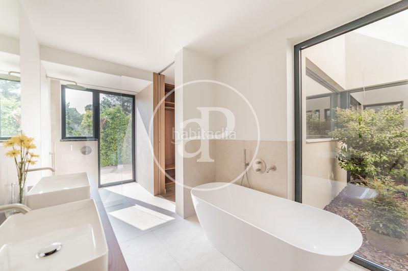 Foto feb5daa5-0c20-48a7-9a74-c19f19a115a5. Casa con riscaldamento parcheggio piscina in Las Lomas Boadilla del Monte