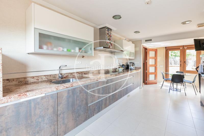 Foto 3371365b-e734-4fd7-b5be-86d8a1f7df2a. Haus mit heizung parking pool in Somosaguas Pozuelo de Alarcón