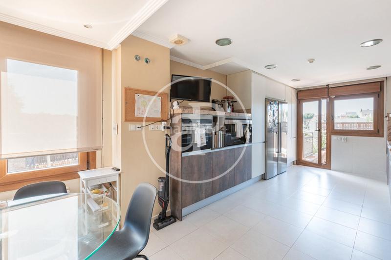 Foto 534f547b-52fd-450a-8638-ed1d66b599dd. Haus mit heizung parking pool in Somosaguas Pozuelo de Alarcón