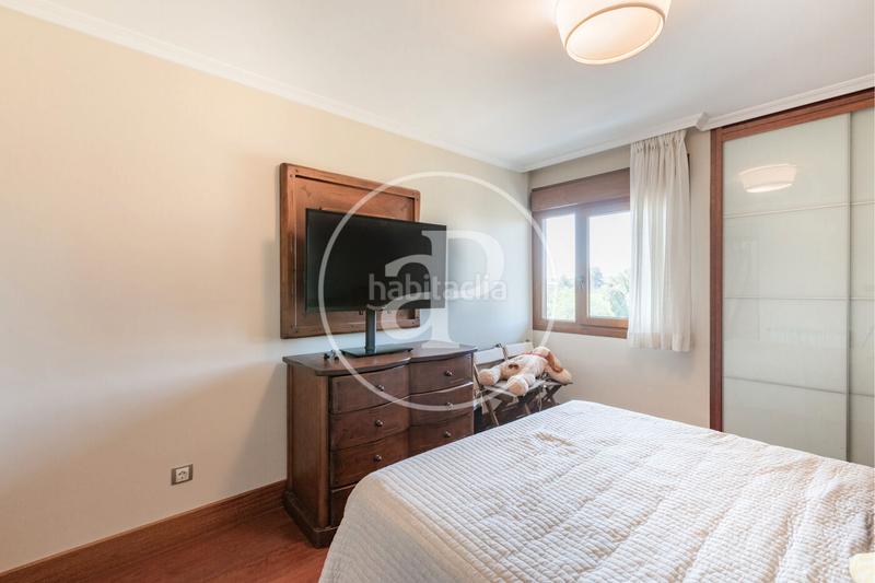 Foto 712b9765-bc51-4f8f-9990-45f566d7ed26. Haus mit heizung parking pool in Somosaguas Pozuelo de Alarcón