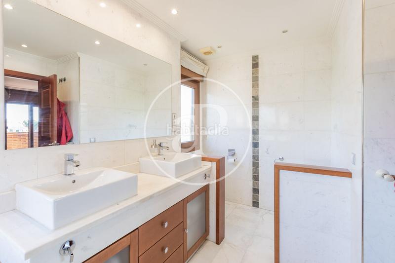 Foto 9a47c3bd-7a5a-4a9a-ab31-7689b83b90b9. Haus mit heizung parking pool in Somosaguas Pozuelo de Alarcón