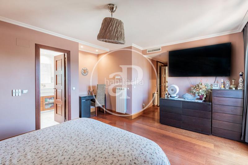 Foto a6ac762d-9ba1-4531-98f2-221127d27906. Haus mit heizung parking pool in Somosaguas Pozuelo de Alarcón