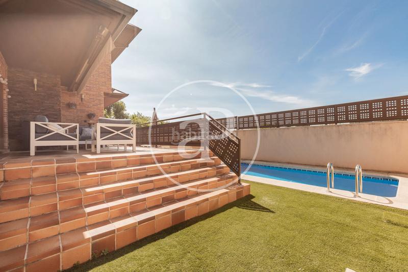 Foto bd97b37b-e1c4-4876-8de3-407b66f64030. Haus mit heizung parking pool in Somosaguas Pozuelo de Alarcón