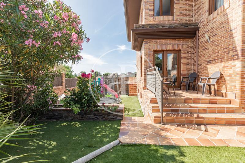 Foto f349a553-875d-45ef-b9b2-aedab2d3e95d. Haus mit heizung parking pool in Somosaguas Pozuelo de Alarcón