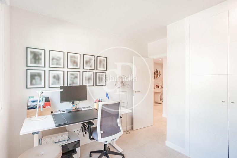 Foto 0c23b31b-ac65-48fa-8a1b-2a9292438974. Rent semi detached house with heating parking pool in Boadilla del Monte