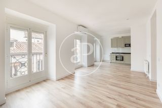Miete Etagenwohnung  Corre. baja de san pablo. Piso en alquiler en malasaña