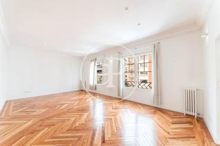 Rent Flat in Almagro. Piso en alquiler en almagro