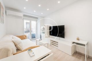 Miete Etagenwohnung  Corre. alta de san pablo. Piso en alquiler en malasaña