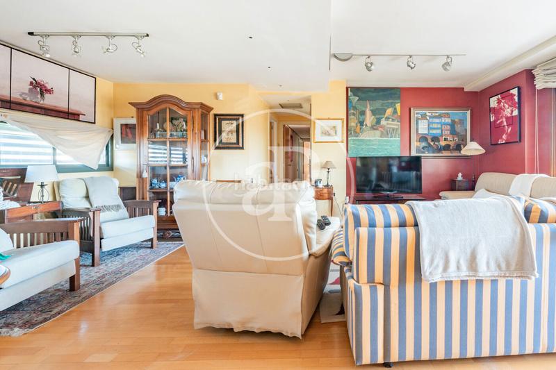 Foto 0df54960-fc3e-4ee8-b917-389fe5d1267f. Dachwohnung mit heizung parking pool in Encinar de los Reyes La Moraleja