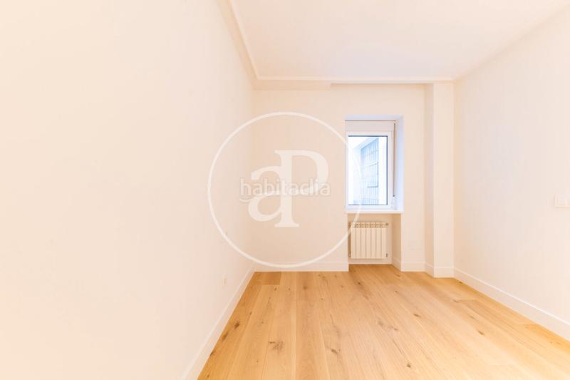 Foto 9bc4d570-ff09-4b67-a37d-cb2dc23c547e. Pis amb calefacció a Niño Jesús Madrid