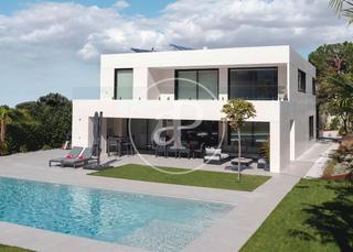 Casa adossada a Estación. Casa en venta en pozuelo