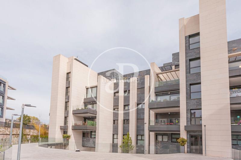 Foto f22da7b1-a0de-4ab4-b95d-c379cd1238cc. Piso  en venta en el Encinar de los Reyes. en La Moraleja