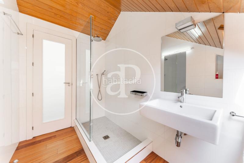 Foto 32212fab-bfa5-4ec4-bd55-7ba38e8945cc. Affitto casa a schiera con riscaldamento parcheggio in Madrid