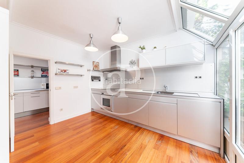 Foto 9426bd3f-5116-4487-82e8-8e86d2ebe502. Alquiler casa adosada chalet independiente en alquiler en Nueva España sin amueblar. en Madrid