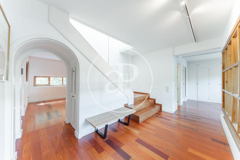 Foto 9e2f19ce-dcde-46c2-97ff-59bff9955237. Alquiler casa adosada chalet independiente en alquiler en Nueva España sin amueblar. en Madrid