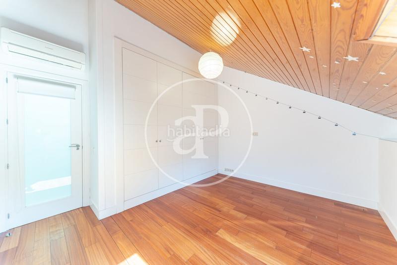 Foto f105ebbc-6e78-4edc-8869-9a7f84de4c08. Alquiler casa adosada chalet independiente en alquiler en Nueva España sin amueblar. en Madrid