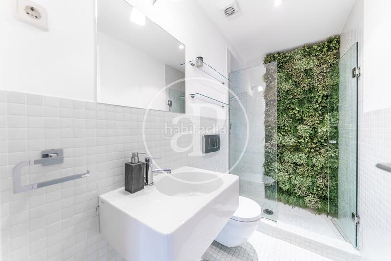 Foto 1e50be83-0a30-4f3f-b439-51538b70b825. Rent semi detached house with heating parking in Nueva España Madrid