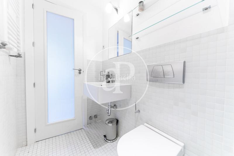 Foto 4cb31995-5673-4c43-8097-99ad8f87e4e6. Rent semi detached house with heating parking in Nueva España Madrid