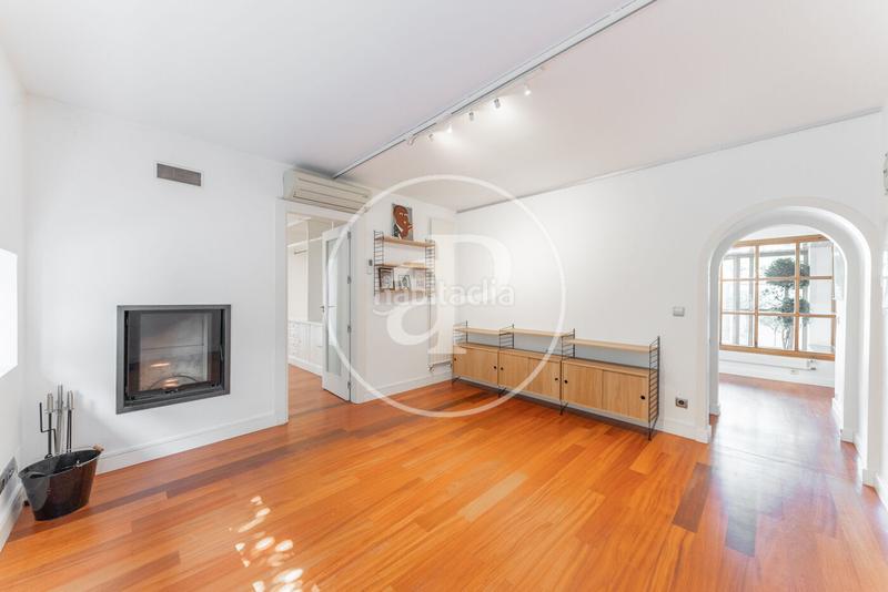 Foto a4eeb8ab-b242-408d-8153-57068d786a7a. Rent semi detached house with heating parking in Nueva España Madrid