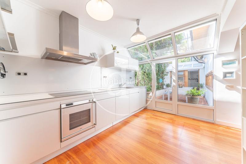 Foto e3c2f042-20d7-484b-9a11-964057a0b6d5. Rent semi detached house with heating parking in Nueva España Madrid