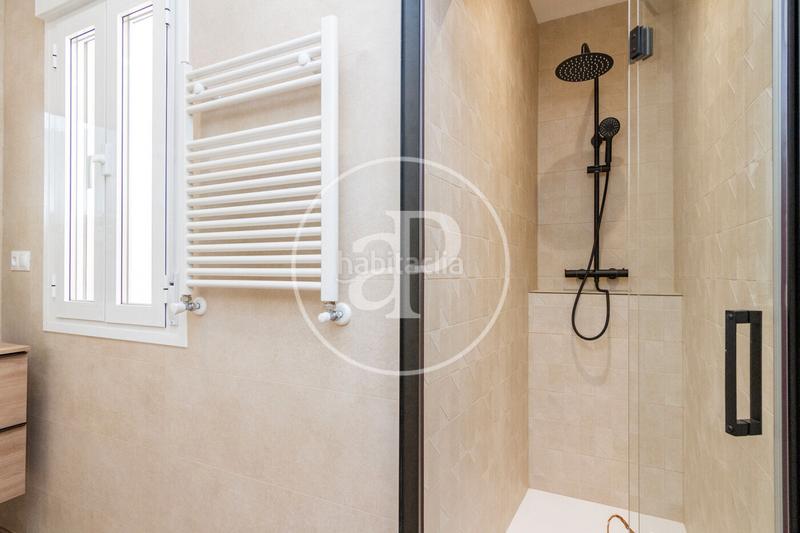 Foto 969c3288-1ebd-48f3-beb7-8db1cc645ca2. Flat in c. de la montera 11 in Sol Madrid