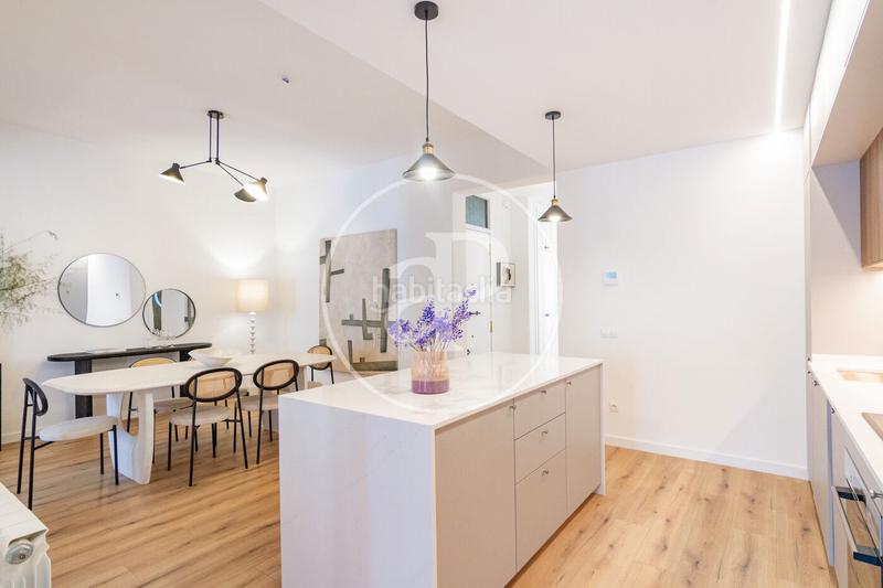 Foto f31528dd-3385-40f2-b35f-203d75b51400. Flat in c. de la montera 11 in Sol Madrid