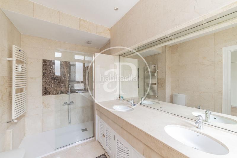 Foto e1192bf5-5f52-48cf-8947-e7862148b501. Lloguer pis amb calefacció aparcament a El Viso Madrid