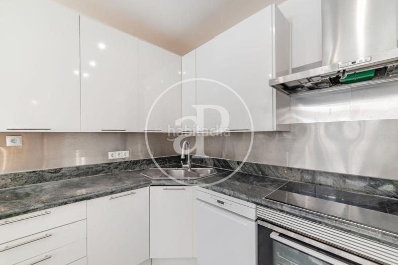 Foto 82462770-8a7f-4bee-ba17-7e65445200aa. Location appartement avec chauffage parking dans El Viso Madrid