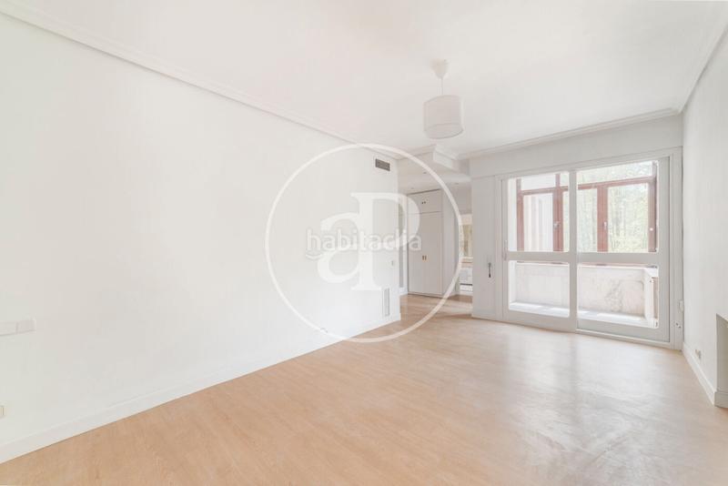Foto 95a3324f-32d4-4354-86c2-a3fcb0a5d486. Location appartement avec chauffage parking dans El Viso Madrid