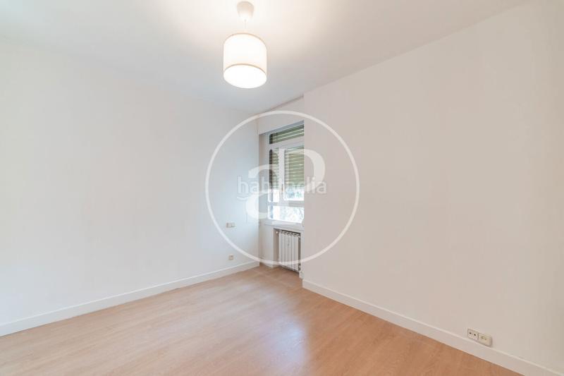 Foto b4854a0b-77cf-498a-8992-106a226af261. Location appartement avec chauffage parking dans El Viso Madrid