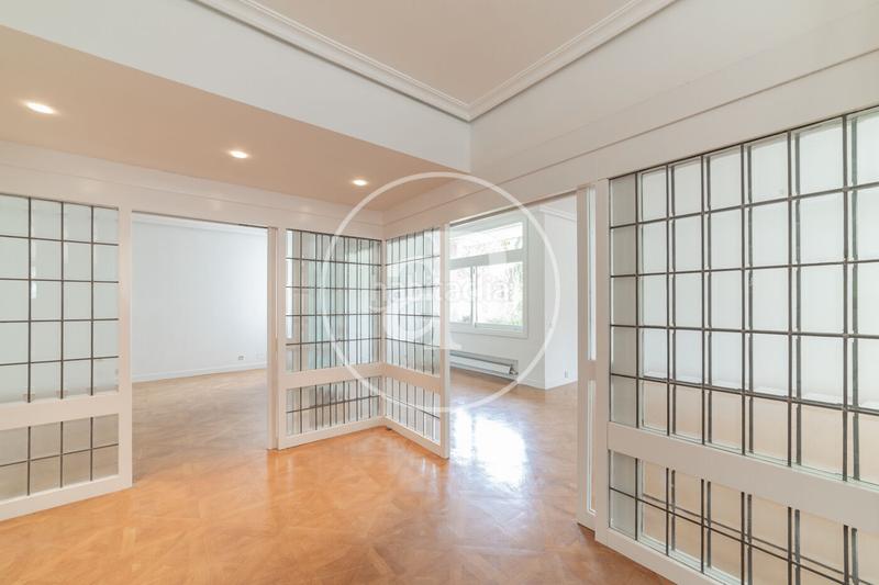 Foto c2c8ffbc-cf2d-4d7f-bab9-0e16459080a3. Location appartement avec chauffage parking dans El Viso Madrid