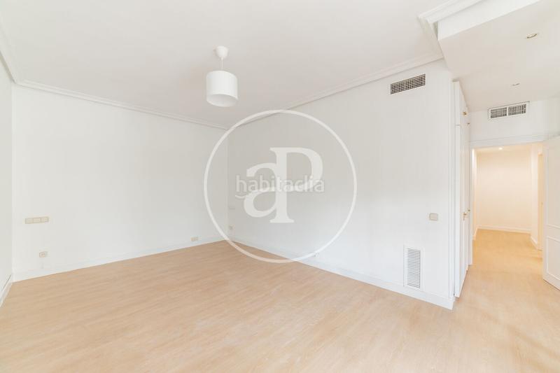 Foto db22ddca-19e4-473c-a0e5-52a6402b54da. Location appartement avec chauffage parking dans El Viso Madrid