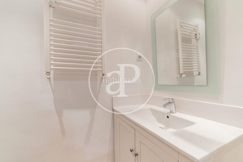 Foto fbf74288-3aaf-43ae-997c-8da1c5575c3b. Location appartement avec chauffage parking dans El Viso Madrid