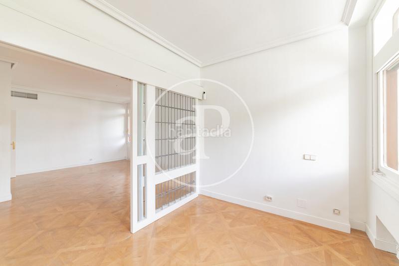 Foto 545a84da-3ea4-411e-a040-c4d7ff880776. Miete etagenwohnung mit heizung parking in El Viso Madrid