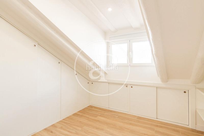 Foto 7624d4f9-654b-47e4-8a26-f1565a84c56a. Alquiler piso atico duplex en alquiler en argensola en Madrid