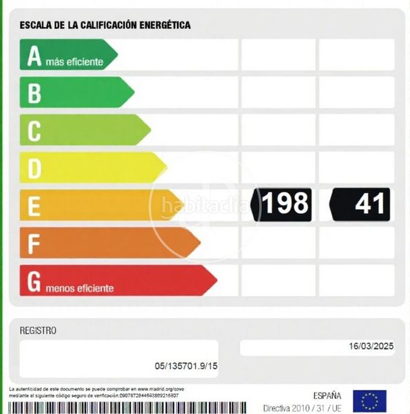 Foto 810cb7ee-6029-4da8-bc5e-9e427460416a. Àtic amb calefacció aparcament piscina a Costillares Madrid