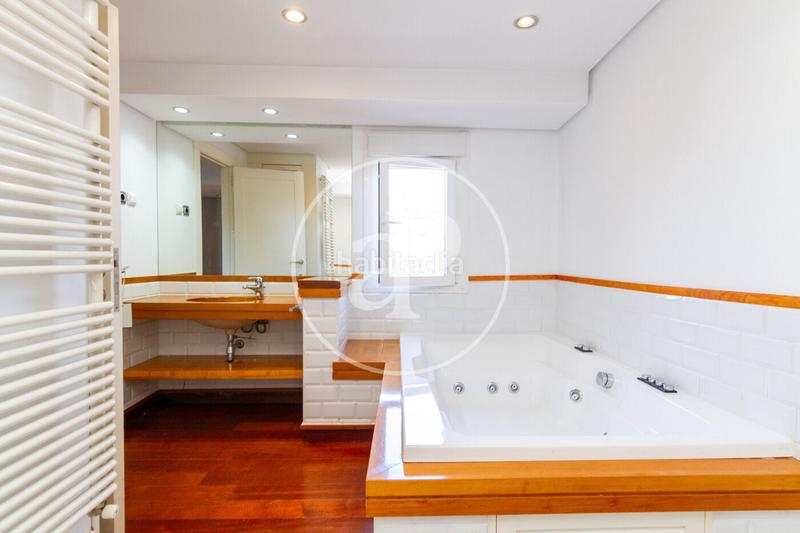 Foto 527160a4-b808-41cd-b72d-b505e4b1cd17. Affitto duplex con riscaldamento parcheggio piscina in Madrid