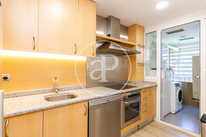 Foto e8428e11-2280-408c-aa65-e898b4cad423. Affitto duplex con riscaldamento parcheggio piscina in Madrid
