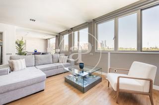 Dúplex en Virgen del Cortijo-Manoteras. Atico en venta en arturo soria