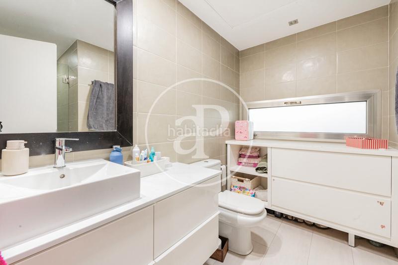 Foto b7da553d-7aa0-49e7-bf62-e699666b1531. Dúplex atico en venta en arturo soria en Virgen del Cortijo-Manoteras Madrid