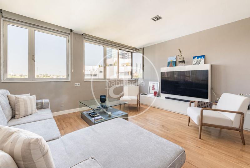 Foto df2e5a53-1afb-478c-91f0-3df827a7d3ee. Dúplex atico en venta en arturo soria en Virgen del Cortijo-Manoteras Madrid