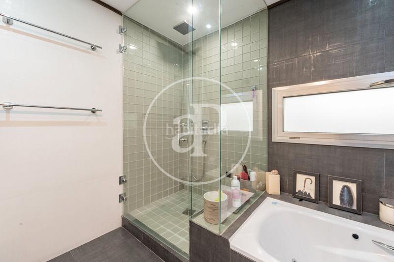 Foto f2b3cf12-c5c0-4221-bab8-c532cf5cc4e7. Dúplex atico en venta en arturo soria en Virgen del Cortijo-Manoteras Madrid