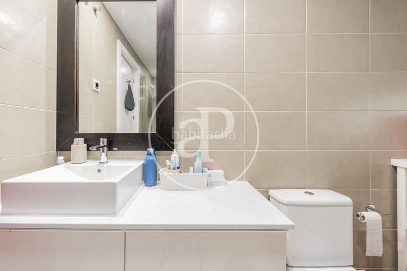 Foto f4d7ad8e-cf20-48eb-a73e-4d14041f4b23. Dúplex atico en venta en arturo soria en Virgen del Cortijo-Manoteras Madrid